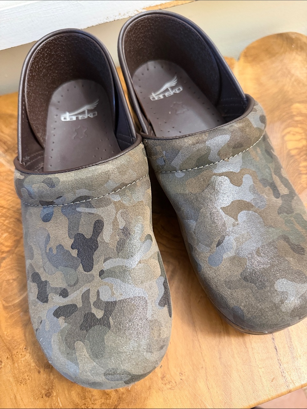 Dansko Kids Clog in Camouflage Olive/Brown